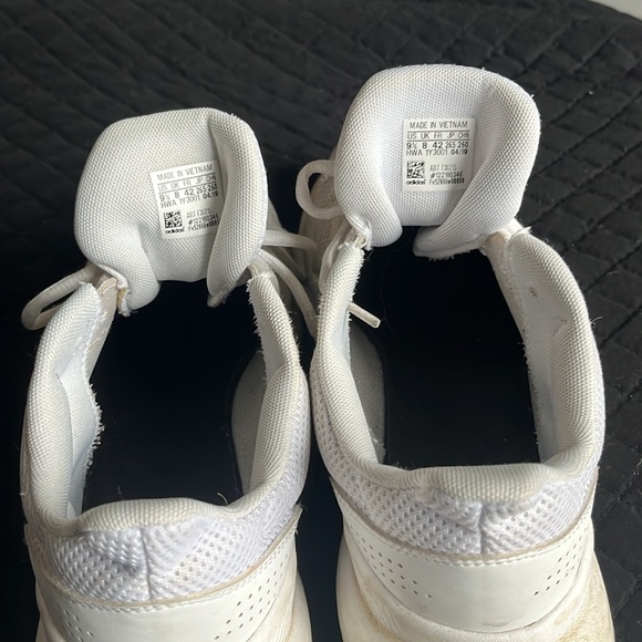 White adidas shoes - Picture 4 of 5